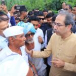 पूरग्रस्त शेतकऱ्यांना मदत करा — उद्धव ठाकरे यांची पंतप्रधान नरेंद्र मोदींना मागणी