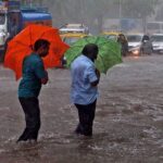 राज्यात परतीच्या पावसाचा जोर – दिवाळीत व्यापाऱ्यांना मोठा फटका!