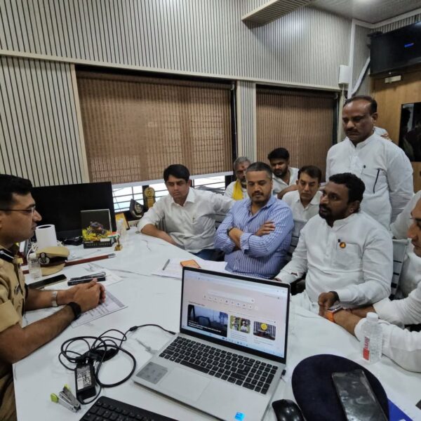 खाली **#JUSTICE_FOR_AJIT_DADA** या बातमीसाठी **SEO-Friendly Keywords (comma separated)** दिले आहेत 👇 Ajit Dada plane accident, Ajit Pawar plane crash news, Justice for Ajit Dada, DGCA report Ajit Pawar, VSR company negligence, Ajit Dada FIR demand, Marine Drive police station FIR, Baramati taluka police station, Ajit Pawar accident latest news, Maharashtra political news today, Ajit Pawar news Marathi, Ajit Dada accident investigation, BNS FIR demand, Maharashtra police FIR refusal, Ajit Pawar supporters protest, Ajit Pawar justice movement, Ajit Pawar aviation accident, DGCA investigation report, Marathi breaking news, Maharashtra news update