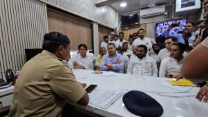 मरीनड्राईव्हवर मध्यरात्री राजकीय थरार: रोहित पवार, मिटकरी आणि&hellip;