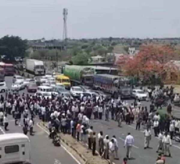 मुंबई-नाशिक महामार्गावर थरकाप! कोट्यवधींची रेंज रोव्हर जळून खाक,…