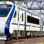 सोलापूर-मुंबई वंदे भारत एक्स्प्रेसमध्ये साप, प्रवाशांमध्ये घबराट! रेल्वेच्या सुरक्षिततेवर प्रश्नचिन्ह?