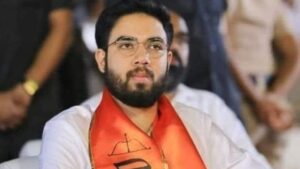 तेजस ठाकरे रुग्णालयात दाखल: उद्धव ठाकरेंच्या कुटुंबावर चिंतेचे&hellip;