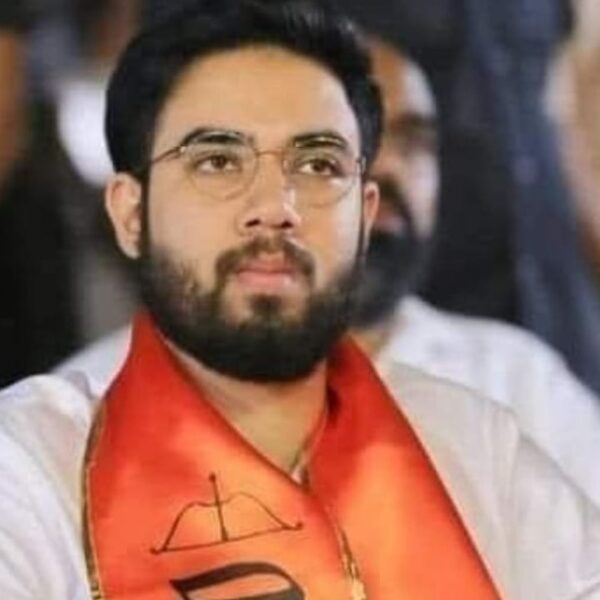 तेजस ठाकरे रुग्णालयात दाखल: उद्धव ठाकरेंच्या कुटुंबावर चिंतेचे…