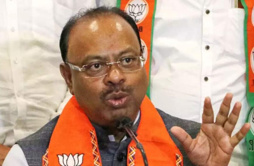 बावनकुळे यांचा सपकाळ यांच्यावर ‘मुघलां’वरून प्रहार: महाराष्ट्राच्या राजकारणात नवे वादळ