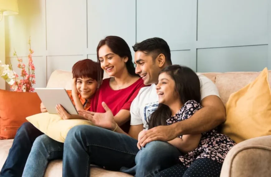 विभक्त झाल्यानंतरही ‘एकत्र’ कुटुंब: सोशल मीडियावर कौटुंबिक जबाबदाऱ्यांची…