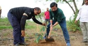 उपमुख्यमंत्री एकनाथ शिंदे यांचे शेतीतज्ञ रूप: दरे गावातून&hellip;