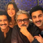 संजय लीला भन्साळींचा ‘लव्ह अँड वॉर’: रणबीर, विकी आणि आलियाचा महासंग्राम!