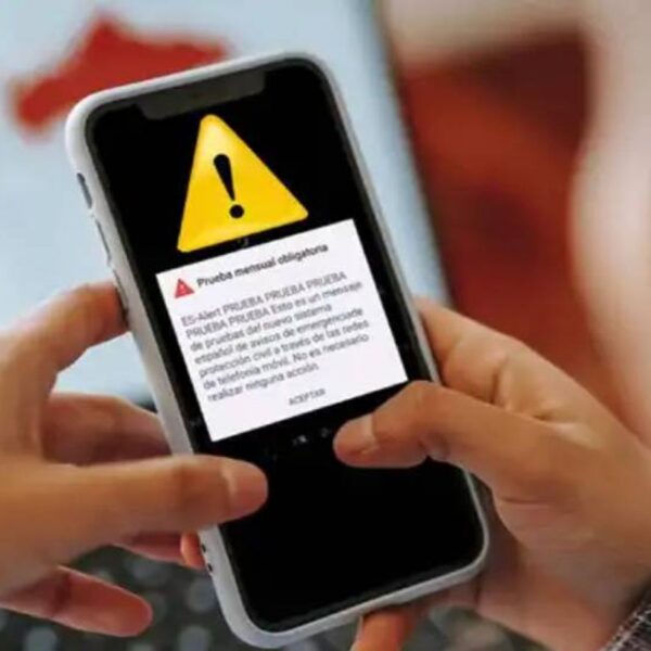 आईला शेवटचा मेसेज, फोन बंद… कोमलीच्या आयुष्यात नेमकं…