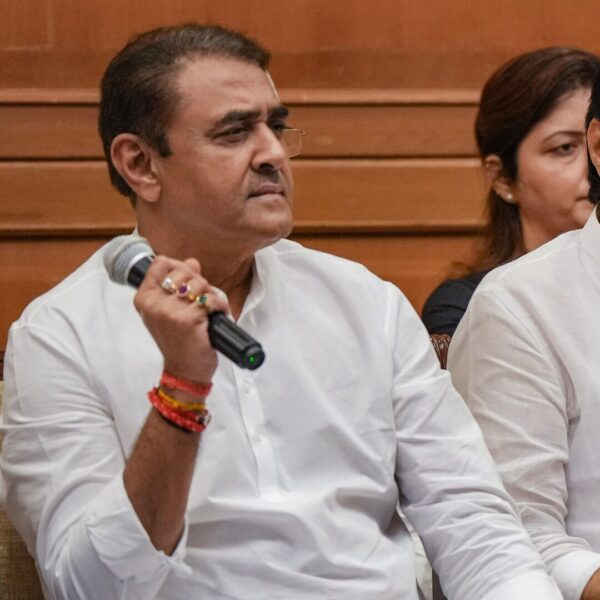 अजित पवार गटाच्या अधिवेशनात प्रफुल पटेलांची ‘ती’ कृती&hellip;