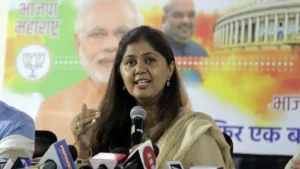 Pankaja Munde यांचा कार्यकर्त्यांना कडक इशारा: शिस्त पाळा,&hellip;
