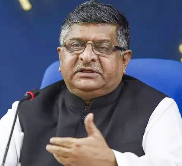 संसदेची प्रतिष्ठा राखण्यासाठी रविशंकर प्रसाद यांच्या नेतृत्वाखालील समिती…