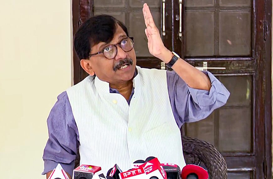 शेतकरी कर्जमाफीच्या घोषणेनंतर संजय राऊतांचा सरकारवर गंभीर आरोप: ‘हेतू शुद्ध नाही!’