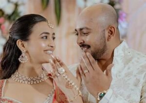 पृथ्वी आणि आकृती अग्रवाल यांचा साखरपुडा: एका दीर्घकाळच्या&hellip;