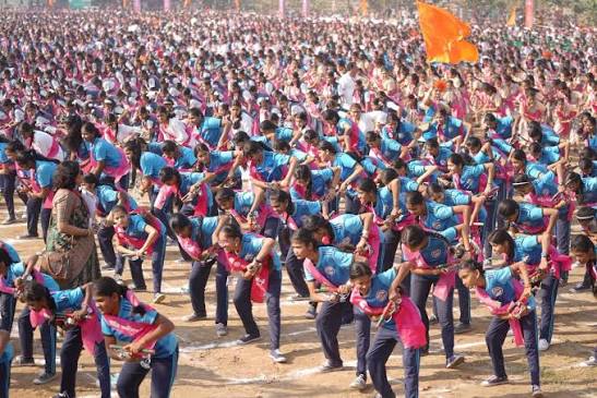 महाराष्ट्राच्या लेझीम शक्तीचा जागतिक विक्रम: सावळाराम महाराज क्रीडा&hellip;