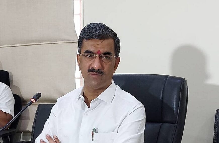 शिवसेनेचा भाजपला थेट इशारा: मंत्र्यांच्या राजीनाम्याच्या धमकीने राजकीय वर्तुळात खळबळ!