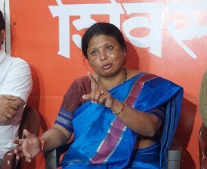 नाशिकच्या भोंदूबाबा प्रकरणावरून Sushma Andhare vs Sheetal Mhatre&hellip;