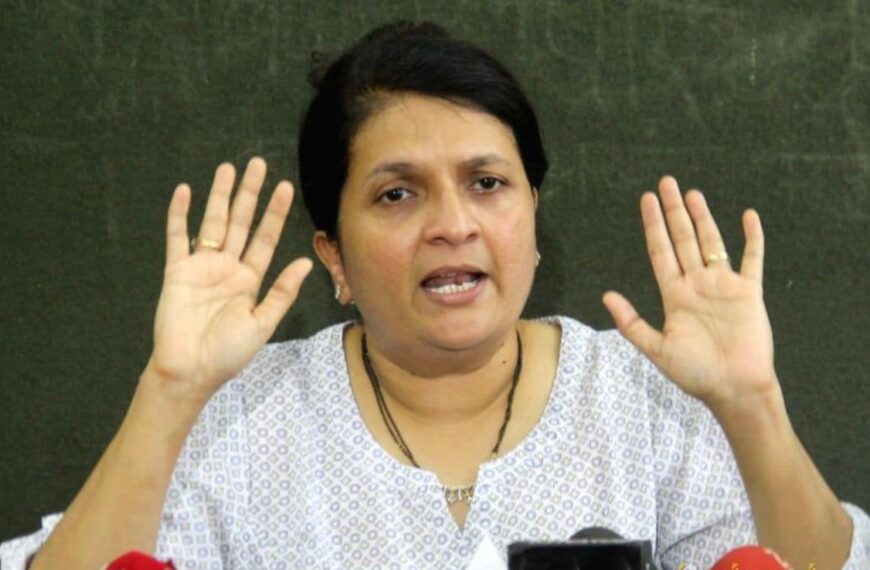 प्रशासकीय अनास्था आणि जनतेचा छळ: Anjali Damania यांचा संताप, सरकारला थेट आव्हान!
