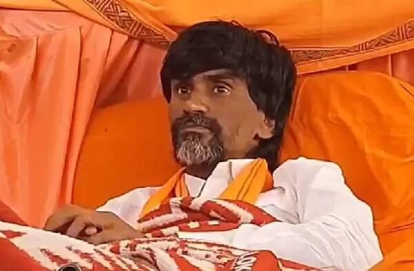 मराठा आरक्षणाचा एल्गार: मनोज जरांगे पाटील मुंबईकडे रवाना,&hellip;