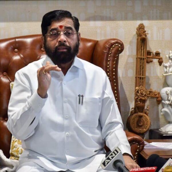 Eknath Shinde In London: महाराष्ट्राची वज्रमुठ दाखवा; लंडनच्या&hellip;